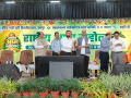 Team-VNR-Nursery-receiving-the-award-from-Honble-Shri-Brijmohan-Agrawal-MP-of-CG-for-excellence-in-the-Hybrid-Mango-Variety-Display-Competition-1