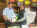 Mr.-Saurabh-Pradhan-SMS-Fruits-VNPL-with-Dr.-D.-M.-Panchbahi-Director-Dean-of-Agriculture-PDKV-Akola-MH